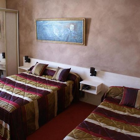 La Musarde Hauteville-les-Dijon Room photo